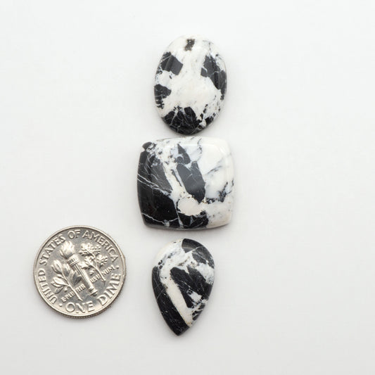 Natural White Buffalo Stone Cabochons are semi-precious gemstones cut into shapes ideal for jewelry-making, making them an excellent choice for artisans.