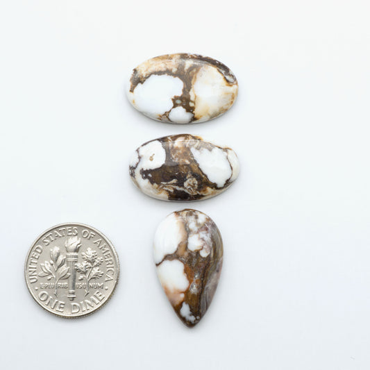 Wild Horse Cabochon are a magnificent addition to any collection. Natural magnesite stones feature a design that will add beauty to any jewelry design.