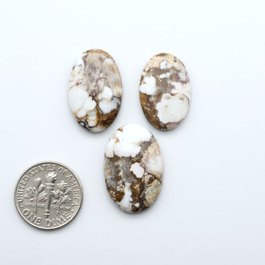 Wild Horse Cabochon are a magnificent addition to any collection. Natural magnesite stones feature a design that will add beauty to any jewelry design.