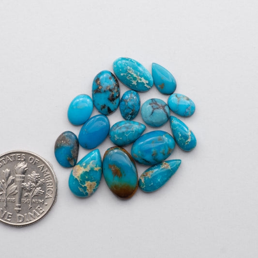 This cabochon lot contains an assortment of mixed stones