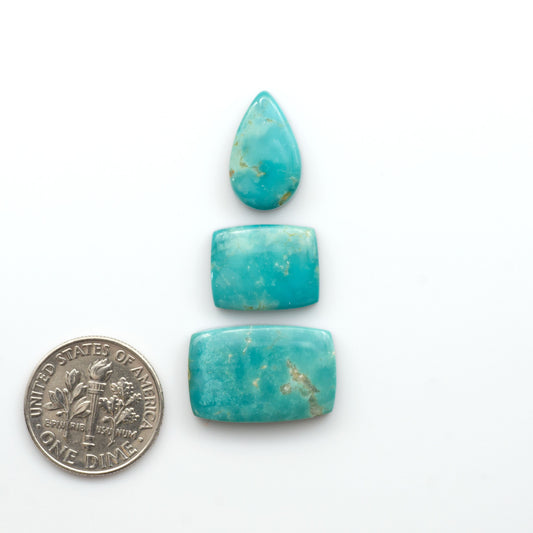 Experience the beauty of Turquoise Mountain Cabochons. With their distinctive blue and green color, these gemstones are perfect for any jewelry piece.

