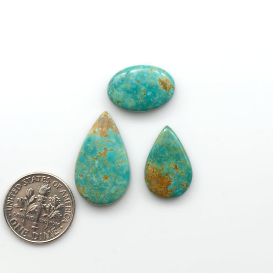Experience the beauty of Turquoise Mountain Cabochons. With their distinctive blue and green color, these gemstones are perfect for any jewelry piece.

