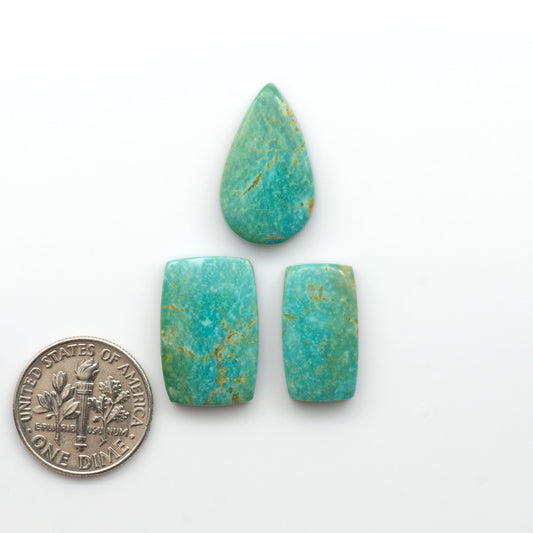 Experience the beauty of Turquoise Mountain Cabochons. With their distinctive blue and green color, these gemstones are perfect for any jewelry piece.

