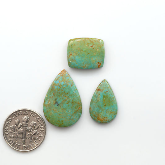 Experience the beauty of Turquoise Mountain Cabochons. With their distinctive blue and green color, these gemstones are perfect for any jewelry piece.

