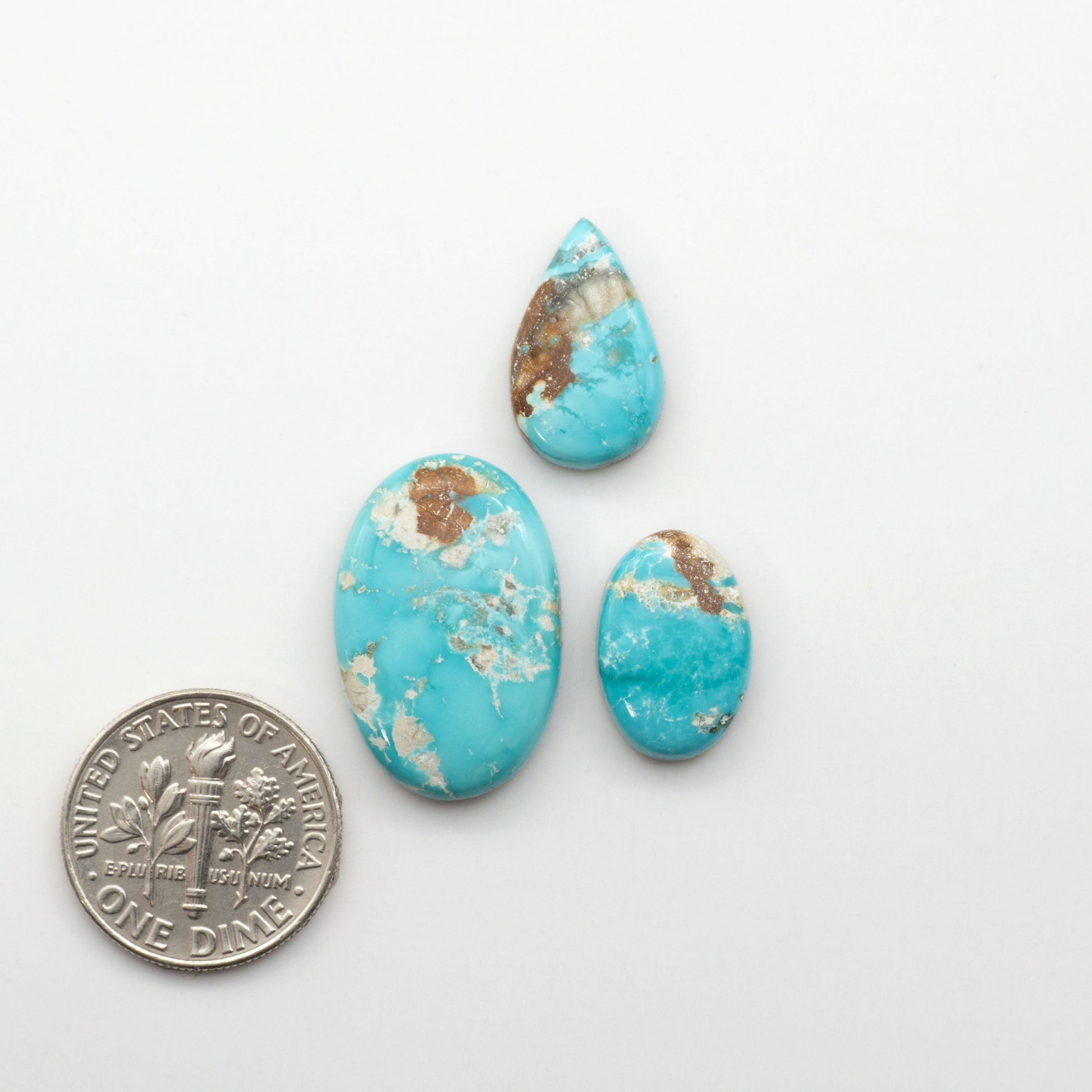 Experience the beauty of Fox Turquoise, mined in Nevada, USA. Elevate your jewelry designs with the stunning colors and patterns of these unique gemstones.