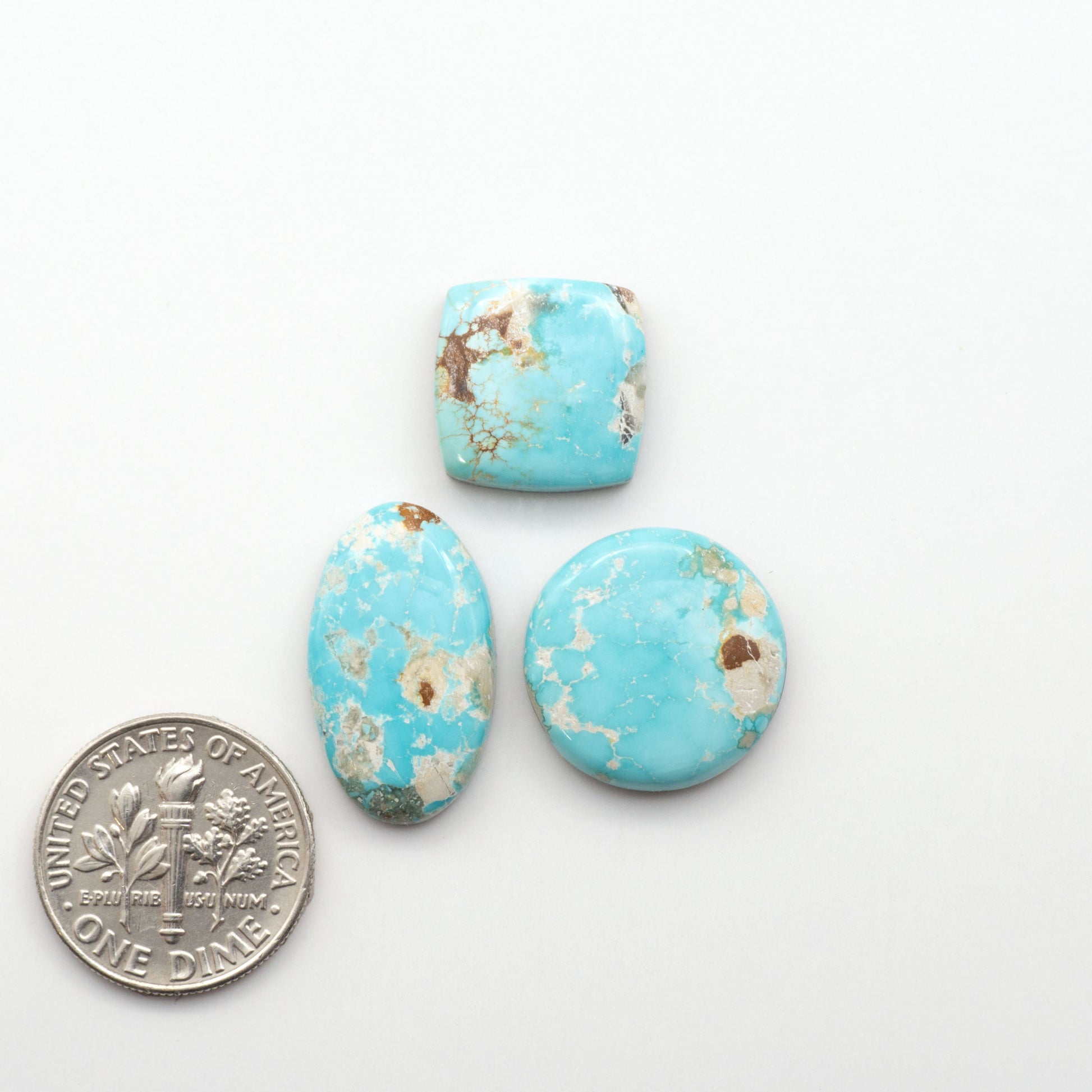 Experience the beauty of Fox Turquoise, mined in Nevada, USA. Elevate your jewelry designs with the stunning colors and patterns of these unique gemstones.
