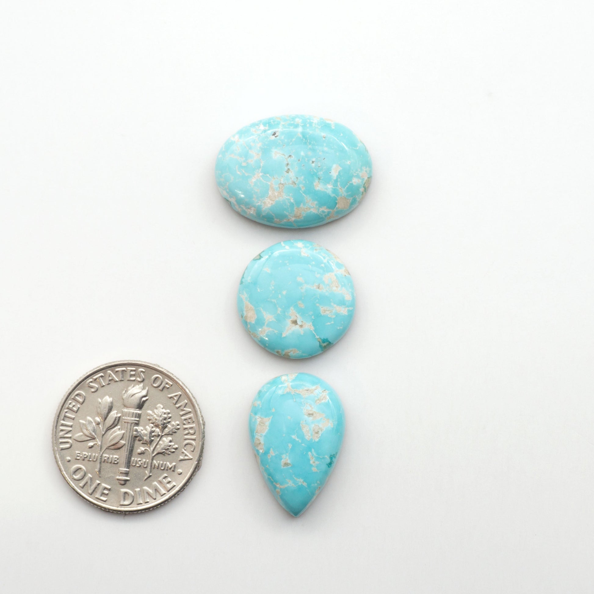 Experience the beauty of Fox Turquoise, mined in Nevada, USA. Elevate your jewelry designs with the stunning colors and patterns of these unique gemstones.