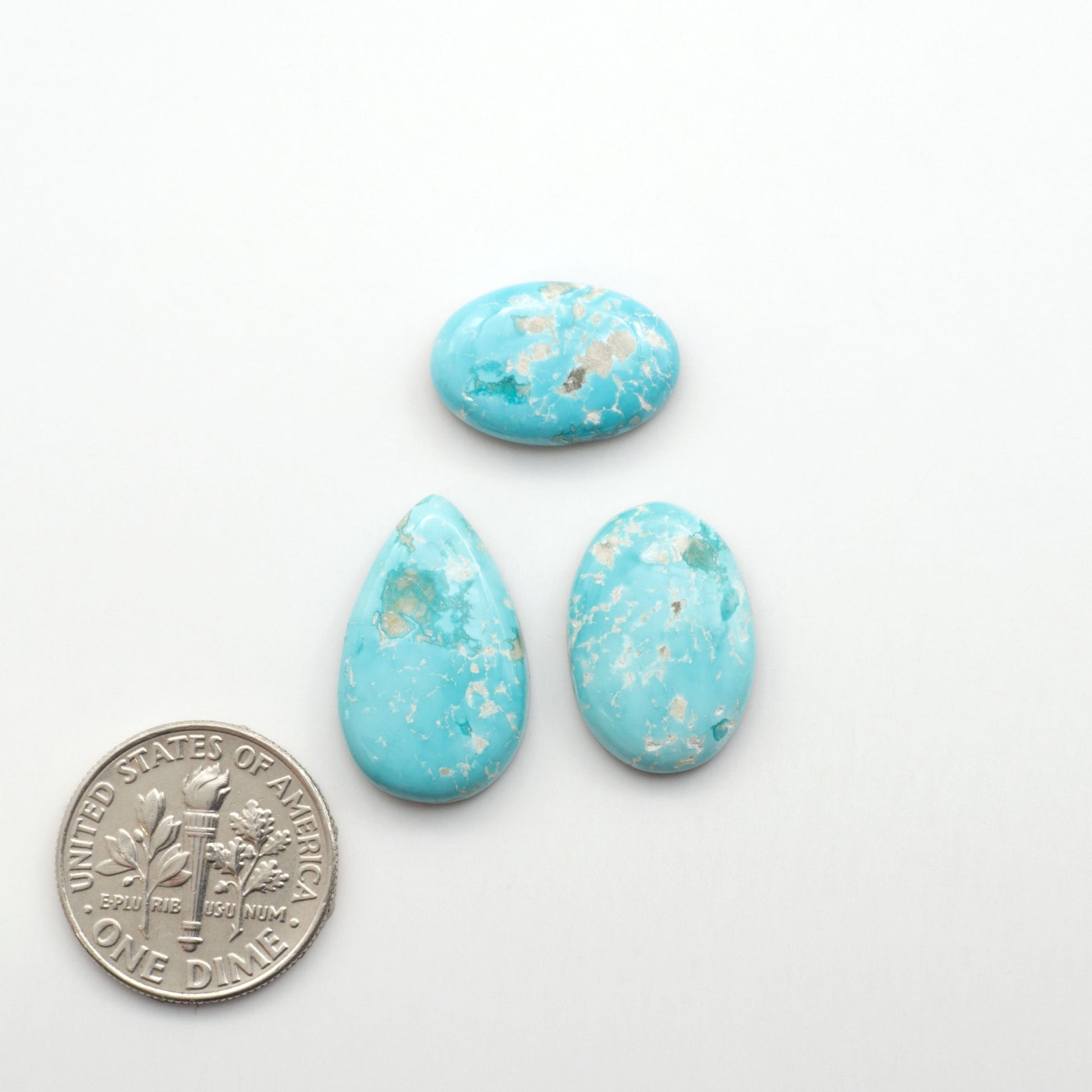 Experience the beauty of Fox Turquoise, mined in Nevada, USA. Elevate your jewelry designs with the stunning colors and patterns of these unique gemstones.