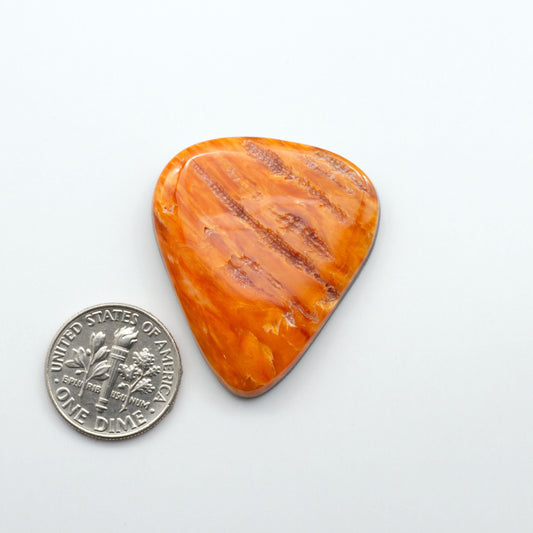 Add a unique, natural touch to your jewelry designs with our Spiny Oyster Cabochons. These beautiful cabochons are made from 100% natural spiny oyster shells.