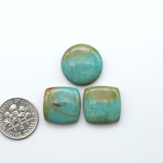 Experience the beauty of Turquoise Mountain Cabochons. With their distinctive blue and green color, these gemstones are perfect for any jewelry piece.